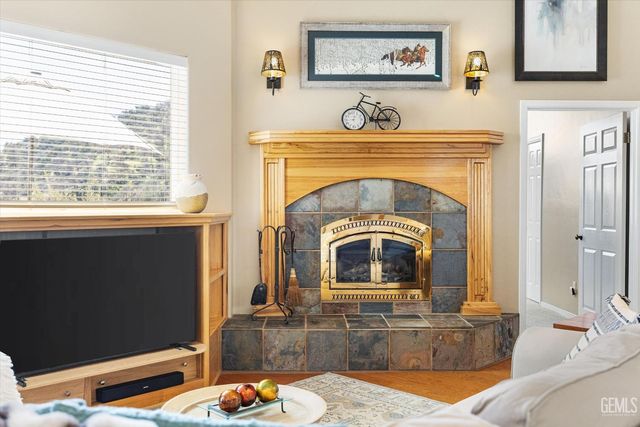 21805 Mountain Drive, Tehachapi, CA 93561