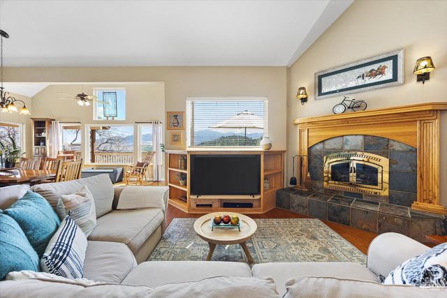 21805 Mountain Drive, Tehachapi, CA 93561