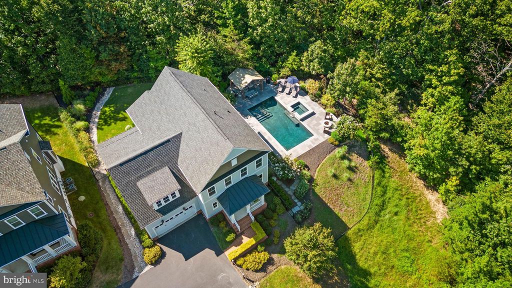 Image 1 of property listing at 17200 MISS PACKARD CT, Dumfries, VA 22026