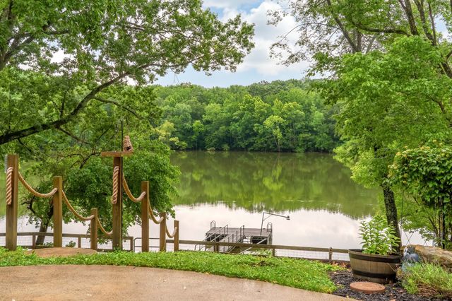 554 Hickman Shores Rd, Dover, TN 37058