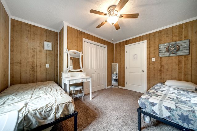 554 Hickman Shores Rd, Dover, TN 37058