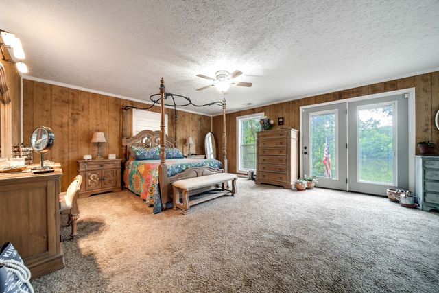 554 Hickman Shores Rd, Dover, TN 37058