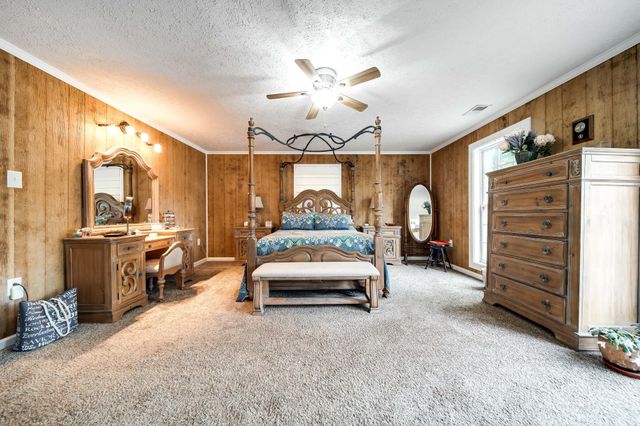 554 Hickman Shores Rd, Dover, TN 37058