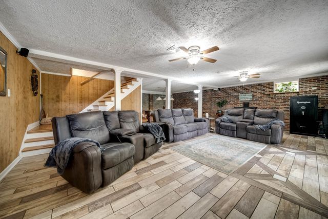 554 Hickman Shores Rd, Dover, TN 37058