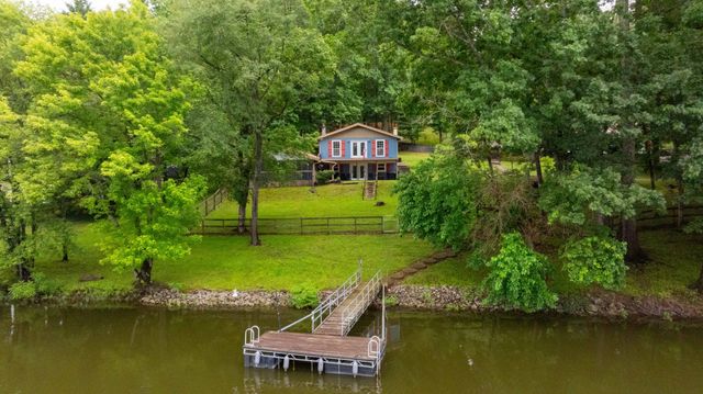 554 Hickman Shores Rd, Dover, TN 37058
