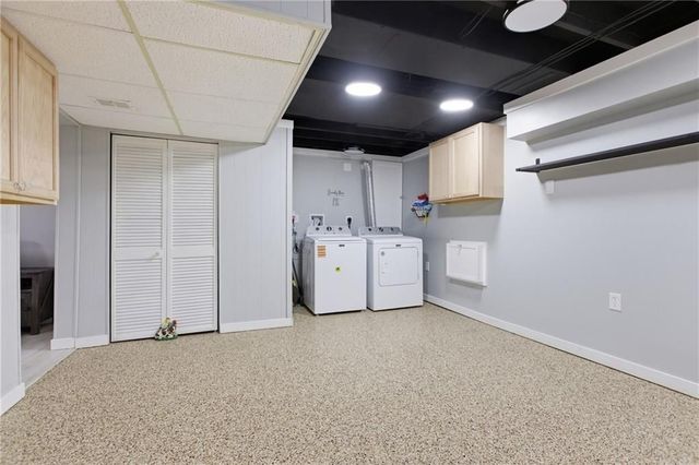 701 Havengate Dr, Bethel Park, PA 15102