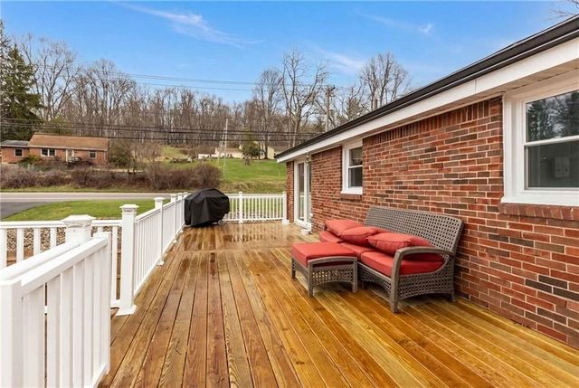 701 Havengate Dr, Bethel Park, PA 15102
