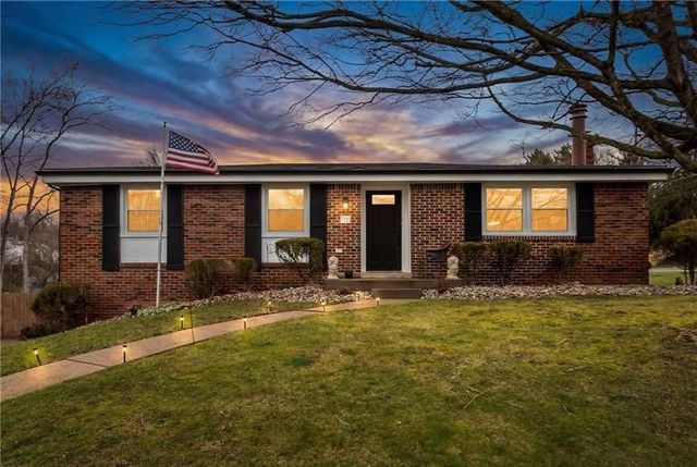 701 Havengate Dr, Bethel Park, PA 15102