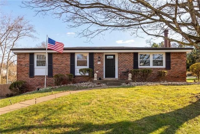 701 Havengate Dr, Bethel Park, PA 15102