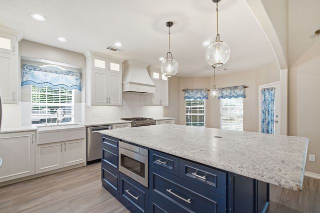 625 Hammond Drive, Mansfield, TX 76063