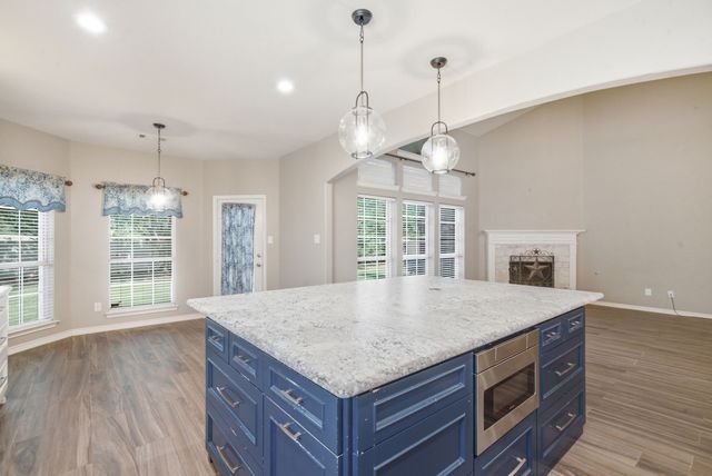 625 Hammond Drive, Mansfield, TX 76063