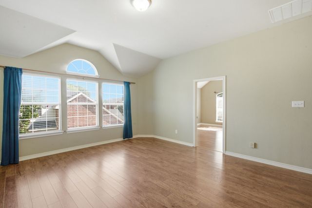 625 Hammond Drive, Mansfield, TX 76063