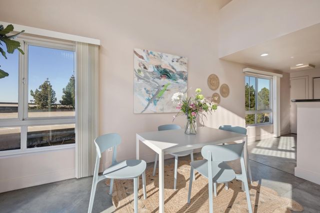 675 8Th St 10, Oakland, CA 94607