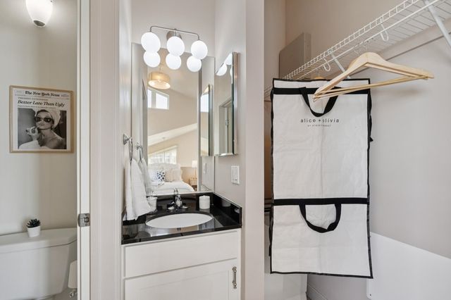 675 8Th St 10, Oakland, CA 94607