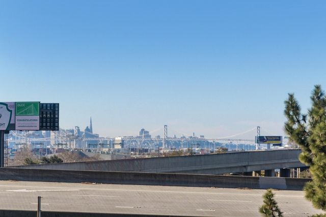 675 8Th St 10, Oakland, CA 94607