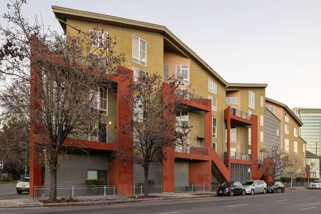 675 8Th St 10, Oakland, CA 94607