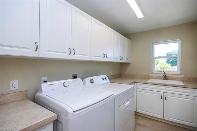 1310 Par View DR, Sanibel, FL 33957