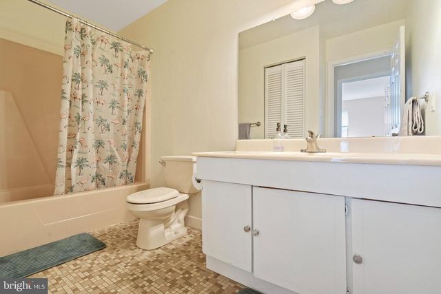 156 EATON DR, Wayne, PA 19087