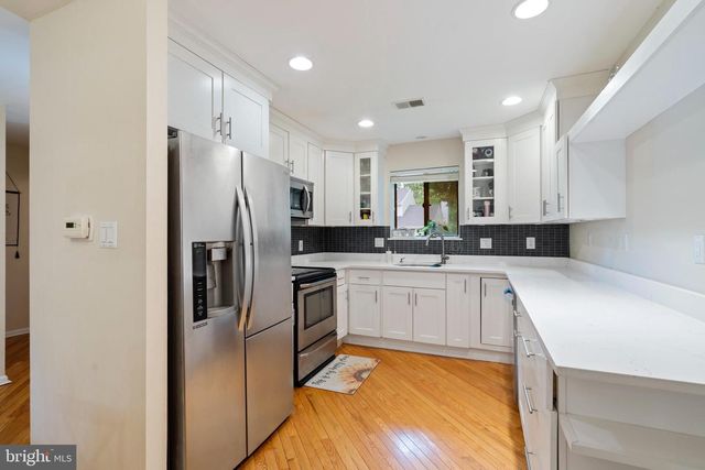 156 EATON DR, Wayne, PA 19087