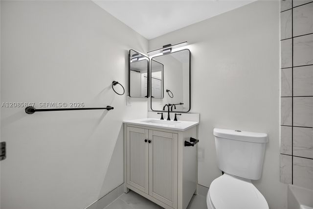 5767 Washington St F22, Hollywood, FL 33023
