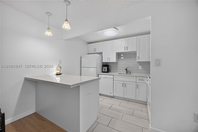 5767 Washington St F22, Hollywood, FL 33023
