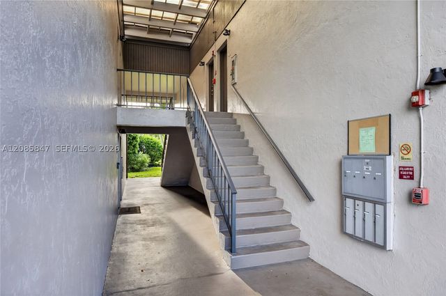 5767 Washington St F22, Hollywood, FL 33023