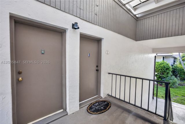 5767 Washington St F22, Hollywood, FL 33023