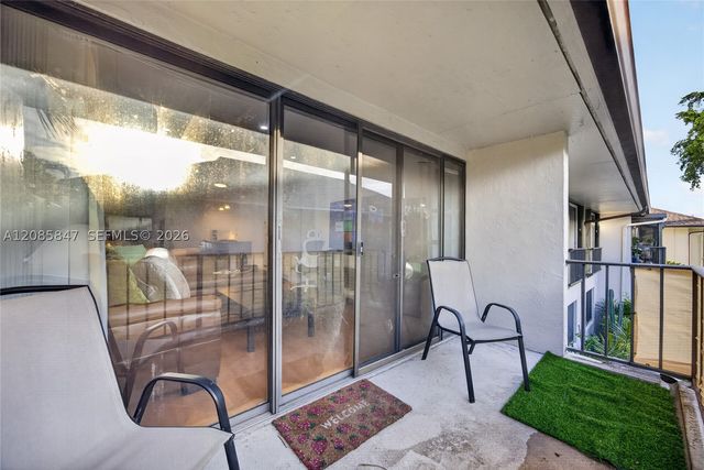 5767 Washington St F22, Hollywood, FL 33023