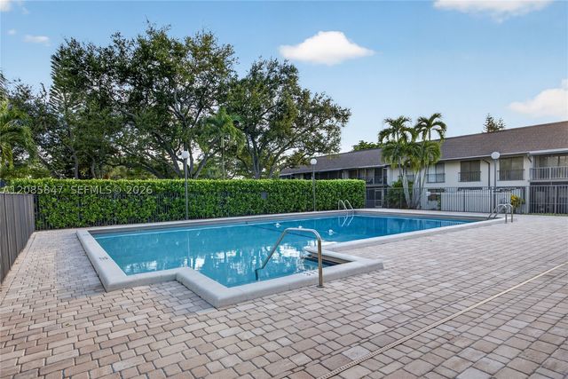 5767 Washington St F22, Hollywood, FL 33023