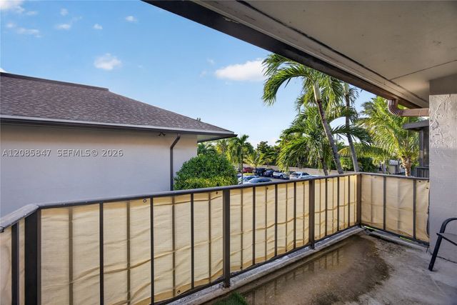 5767 Washington St F22, Hollywood, FL 33023