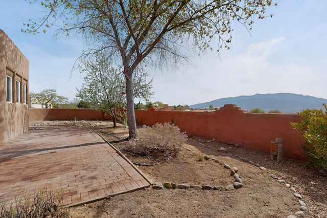 1201 Chihuahua Road NE, Rio Rancho, NM 87144