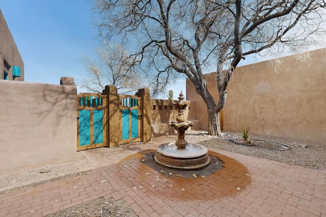 1201 Chihuahua Road NE, Rio Rancho, NM 87144