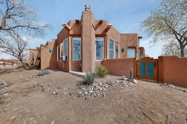 1201 Chihuahua Road NE, Rio Rancho, NM 87144
