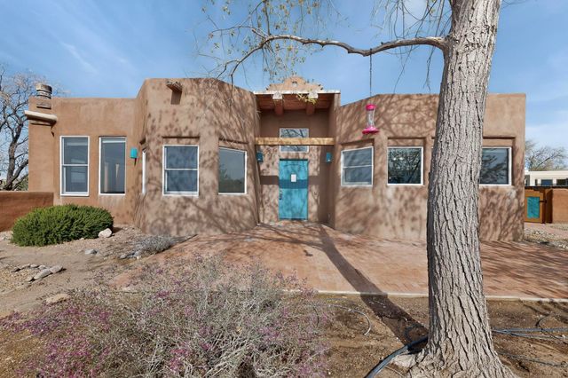 1201 Chihuahua Road NE, Rio Rancho, NM 87144
