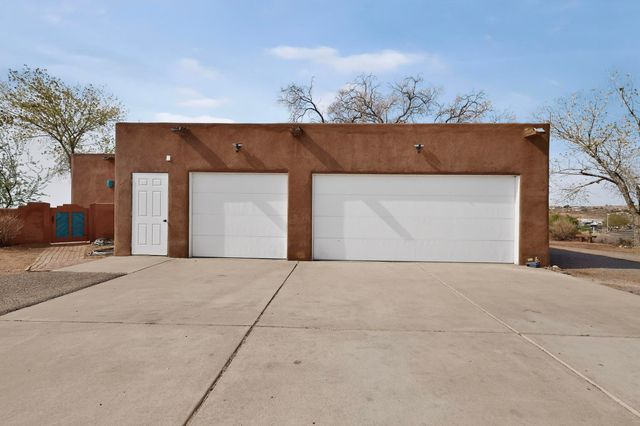 1201 Chihuahua Road NE, Rio Rancho, NM 87144