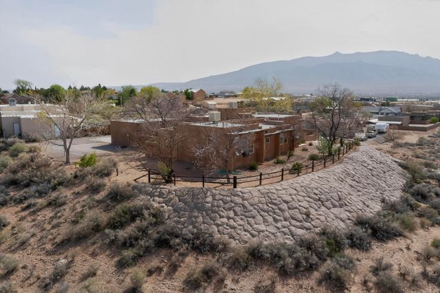 1201 Chihuahua Road NE, Rio Rancho, NM 87144
