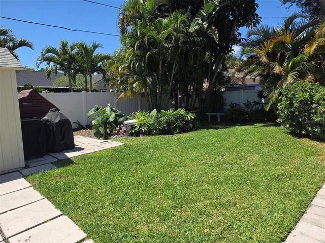 734 37TH AVENUE N, St Petersburg, FL 33704