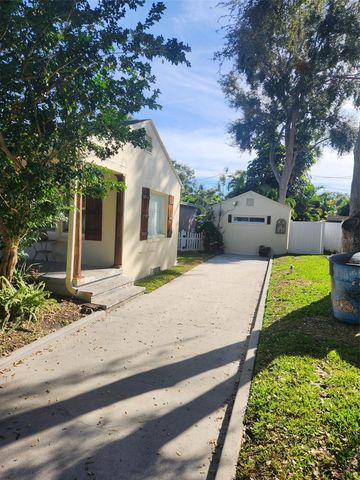 734 37TH AVENUE N, St Petersburg, FL 33704
