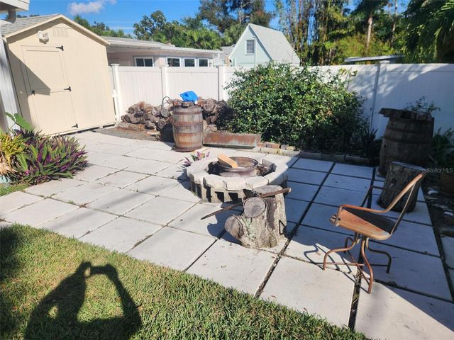 734 37TH AVENUE N, St Petersburg, FL 33704