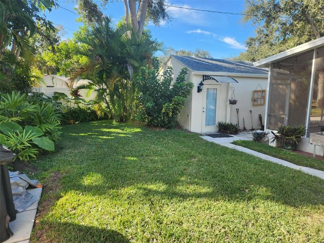 734 37TH AVENUE N, St Petersburg, FL 33704