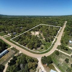 198 Wayside DR, Elgin, TX 78621