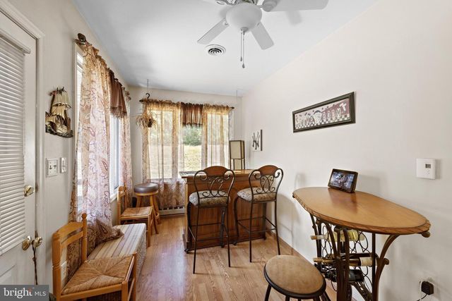 10 CEDAR AVE, Manahawkin, NJ 08050