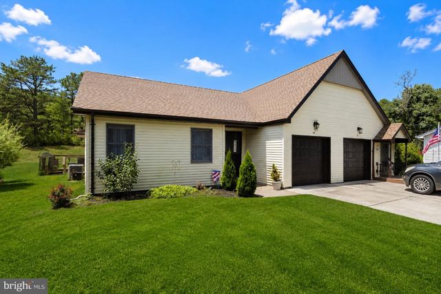 10 CEDAR AVE, Manahawkin, NJ 08050