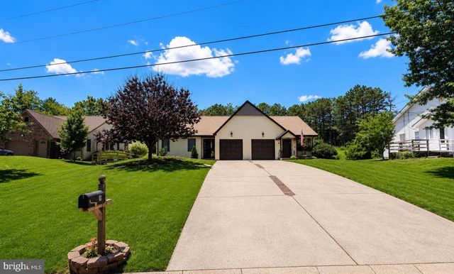 10 CEDAR AVE, Manahawkin, NJ 08050