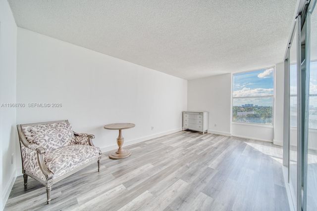 2000 NE 135th St 708, North Miami, FL 33181