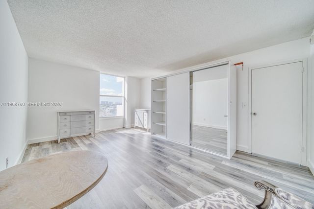 2000 NE 135th St 708, North Miami, FL 33181