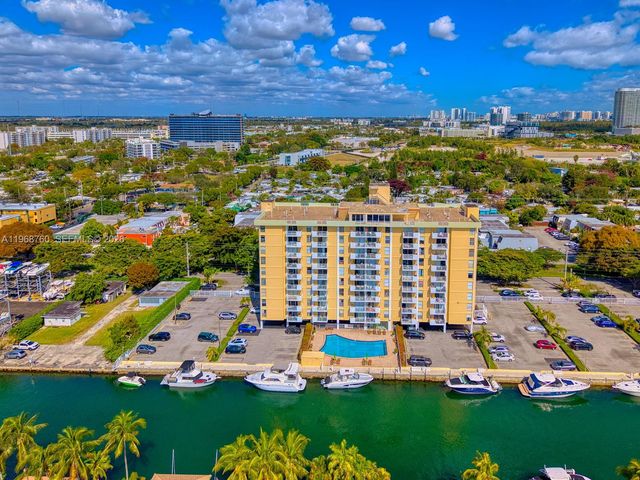 2000 NE 135th St 708, North Miami, FL 33181