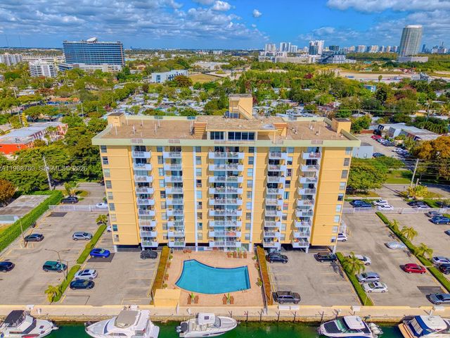 2000 NE 135th St 708, North Miami, FL 33181