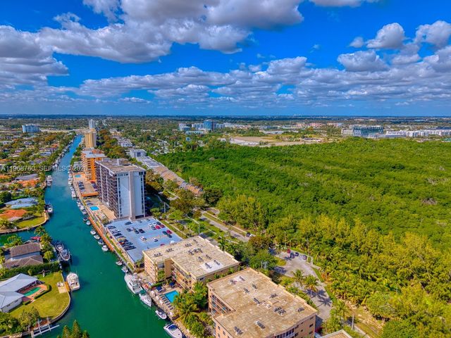 2000 NE 135th St 708, North Miami, FL 33181