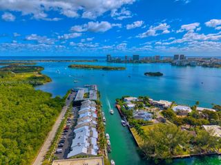 2000 NE 135th St 708, North Miami, FL 33181